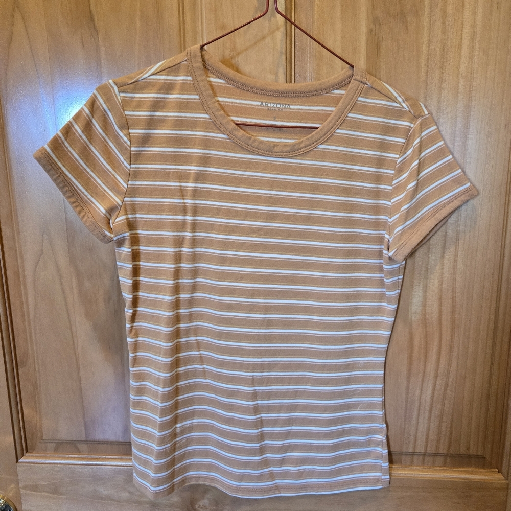 Short sleeve top